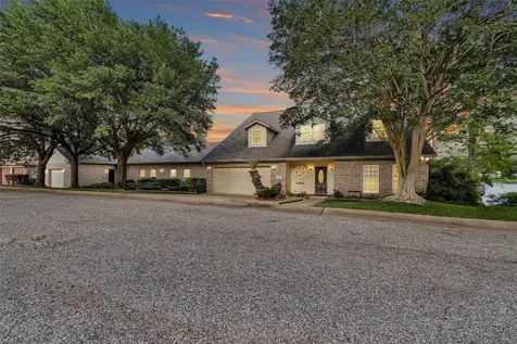 1502 Wimbledon Drive Huntsville TX 77340