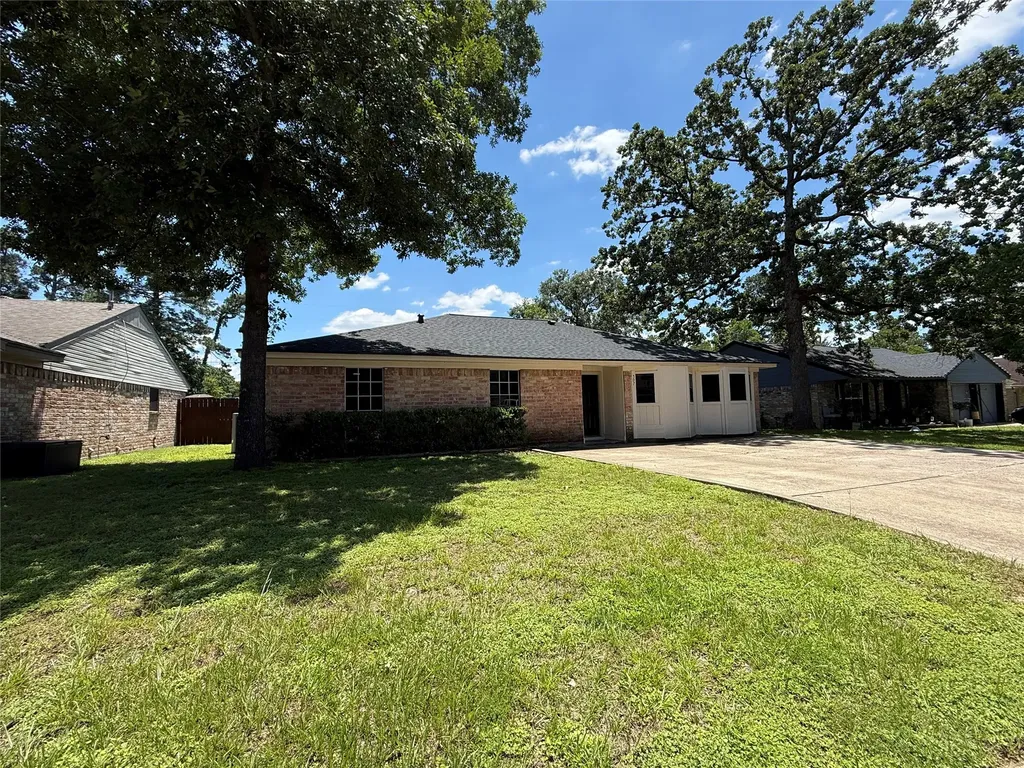 507 Hildred Avenue Conroe TX 77303