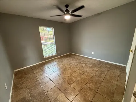 507 Hildred Avenue Conroe TX 77303