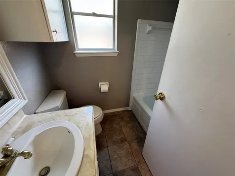 507 Hildred Avenue Conroe TX 77303