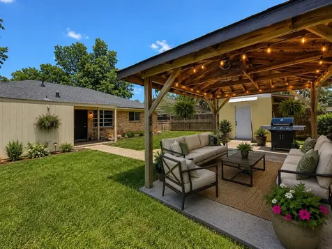 507 Hildred Avenue Conroe TX 77303
