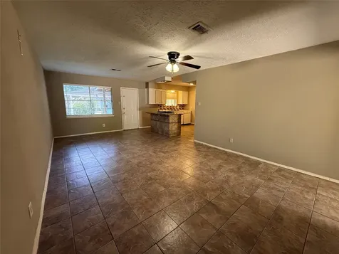 507 Hildred Avenue Conroe TX 77303