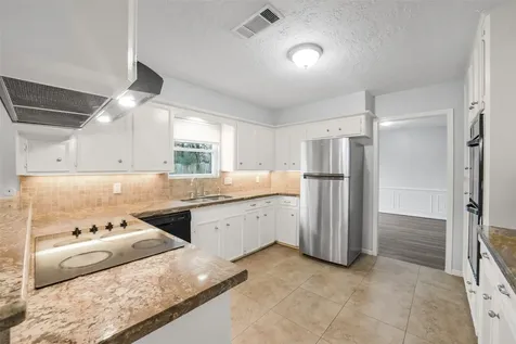7611 Theisswood Road Spring TX 77379