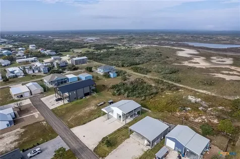 38 Penny Lane Port O Connor TX 77982