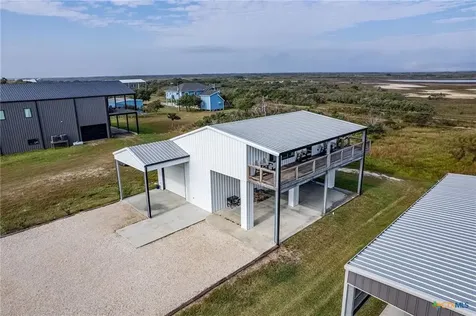 38 Penny Lane Port O Connor TX 77982
