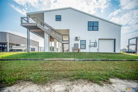 38 Penny Lane Port O Connor TX 77982