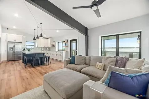 38 Penny Lane Port O Connor TX 77982