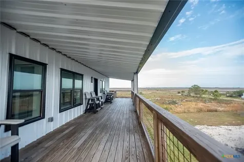 38 Penny Lane Port O Connor TX 77982