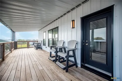 38 Penny Lane Port O Connor TX 77982