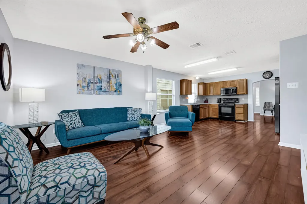 819 Royal George Lane Houston TX 77047