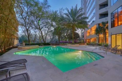 101 Westcott Street 905 Houston TX 77007