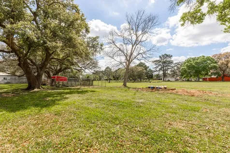 15838 Phend Road Hamshire TX 77622