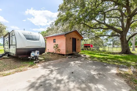 15838 Phend Road Hamshire TX 77622
