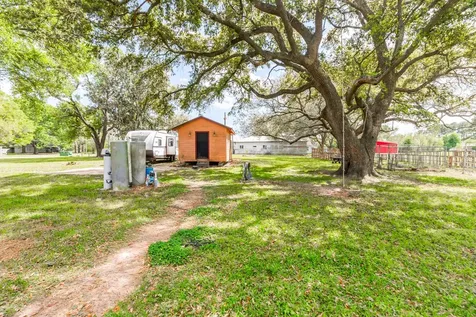 15838 Phend Road Hamshire TX 77622
