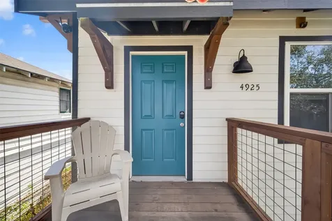 4925 Avenue N 1/2 Galveston TX 77551