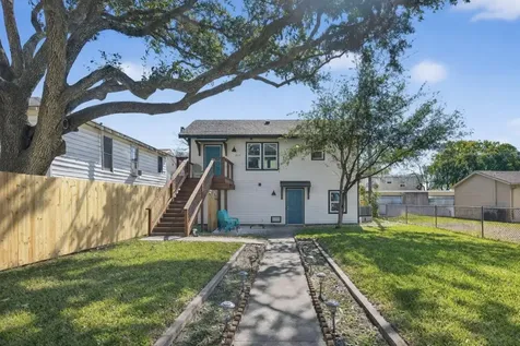 4925 Avenue N 1/2 Galveston TX 77551