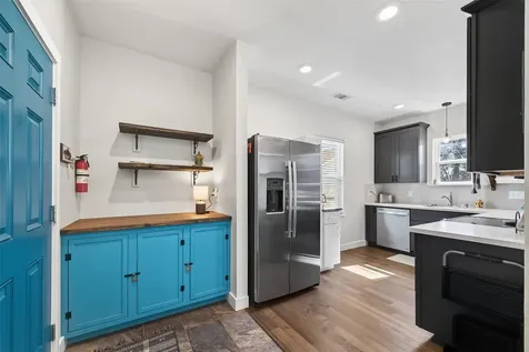 4925 Avenue N 1/2 Galveston TX 77551