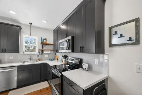4925 Avenue N 1/2 Galveston TX 77551