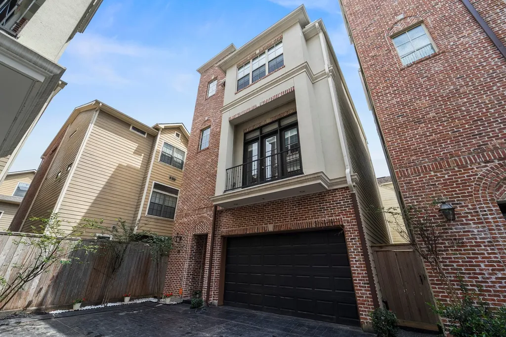 118 Reinerman Street Houston TX 77007
