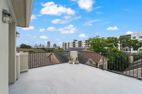 118 Reinerman Street Houston TX 77007