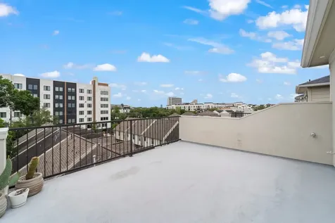 118 Reinerman Street Houston TX 77007