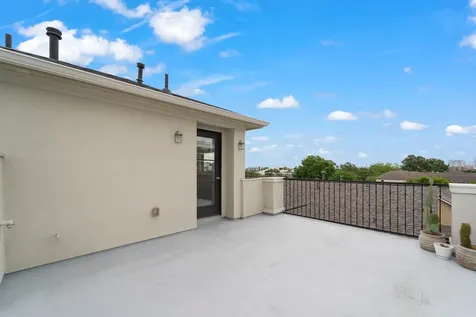 118 Reinerman Street Houston TX 77007