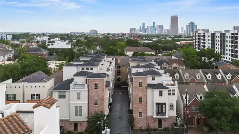 118 Reinerman Street Houston TX 77007