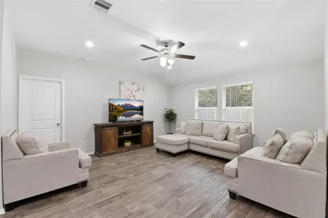518 Road 5138 Cleveland TX 77327
