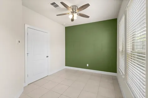 2021 Cambridge Heights Place Houston TX 77045