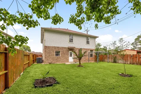 1727 Whispering Pine Court Missouri City TX 77489