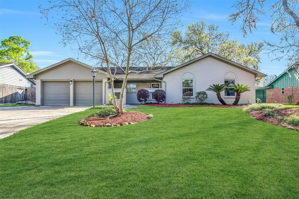 15335 Wandering Trail Friendswood TX 77546