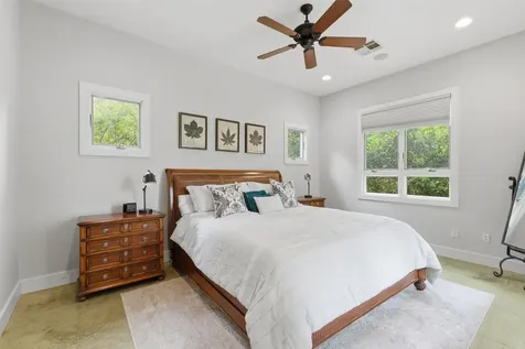 9201 Lake Forest Court N College Station TX 77845
