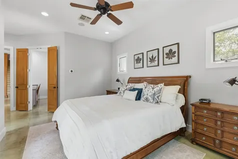 9201 Lake Forest Court N College Station TX 77845