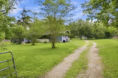 168 County Road 2344 Dayton TX 77535