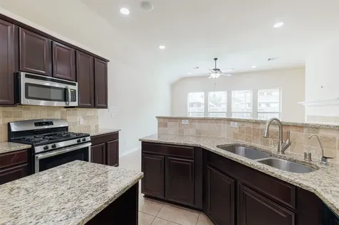 4207 Astoria Manor Lane Fulshear TX 77441