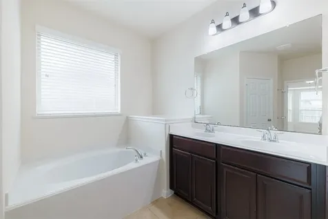 4207 Astoria Manor Lane Fulshear TX 77441