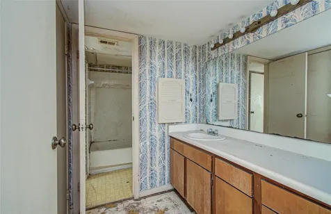 3015 Walnut Bend Lane 24 Houston TX 77042