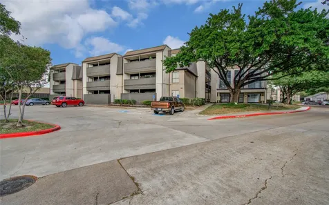 3015 Walnut Bend Lane 24 Houston TX 77042