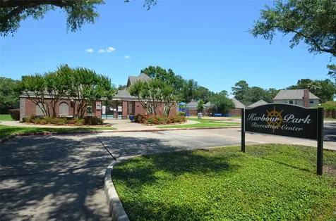110 Sea Mist Drive League City TX 77573