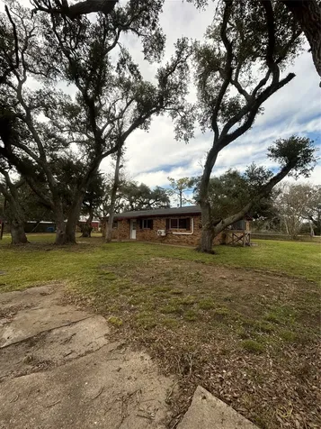 5811 E S F Austin Road Jones Creek TX 77541