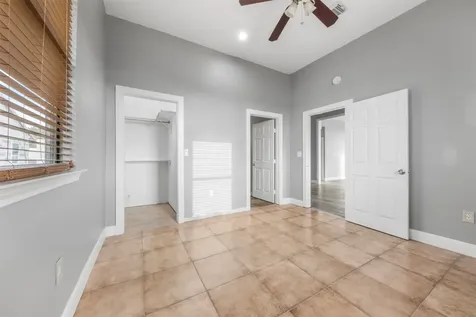394 Rd 5102 H Cleveland TX 77327
