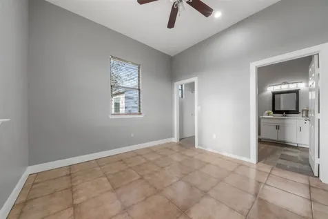 394 Rd 5102 H Cleveland TX 77327