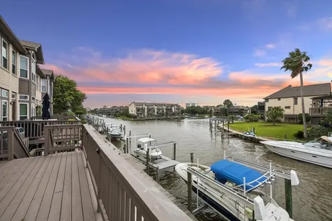 18507 Sandy Cove Nassau Bay TX 77058