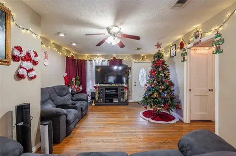 1504 Harris Avenue Pasadena TX 77506