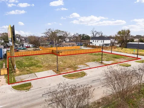 1025 N Loop Houston TX 77022