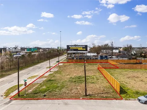 1025 N Loop Houston TX 77022
