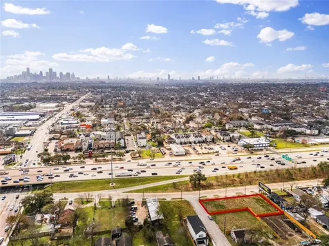 1025 N Loop Houston TX 77022