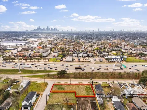 1025 N Loop Houston TX 77022