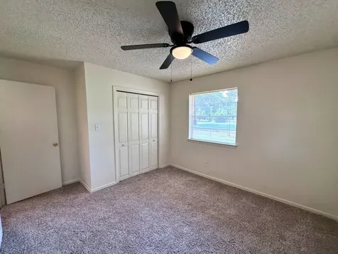 709 Baker Street Huntsville TX 77340