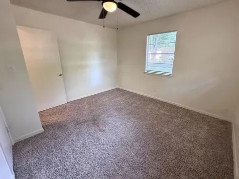 709 Baker Street Huntsville TX 77340